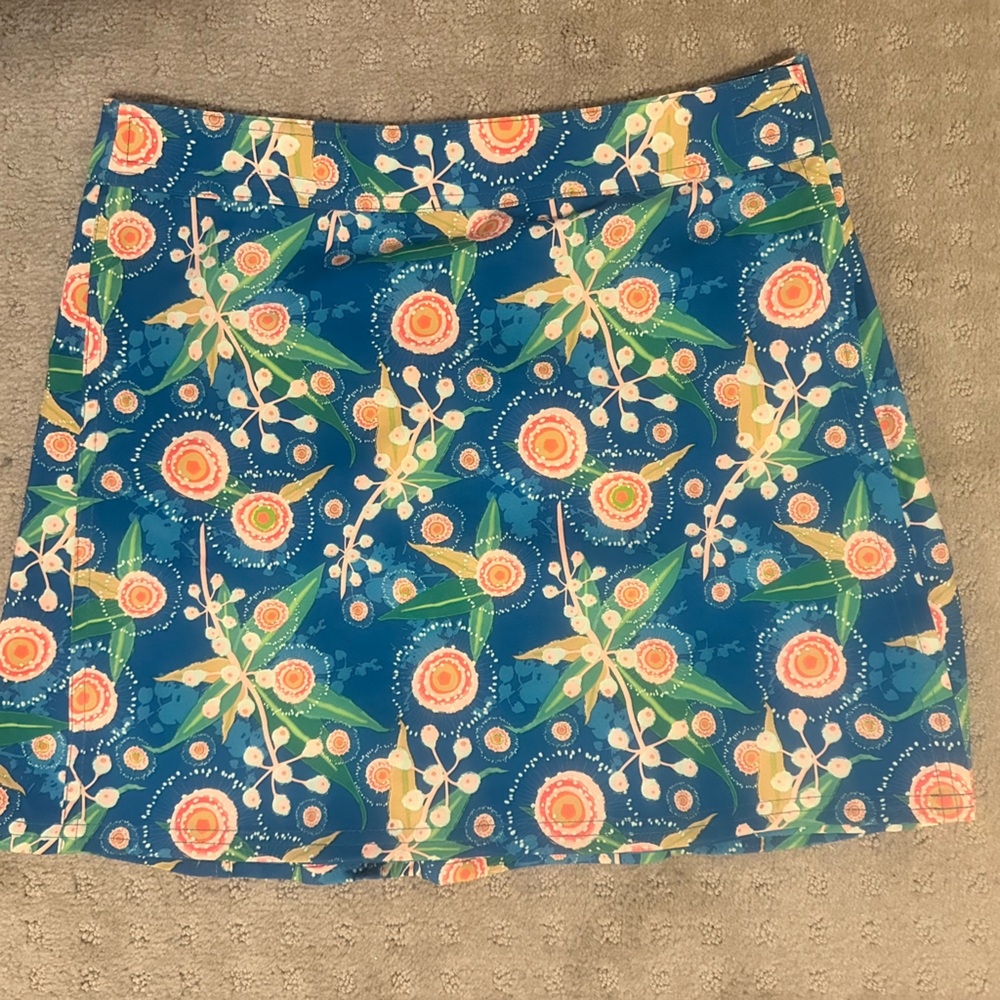 Rip skirt size small
